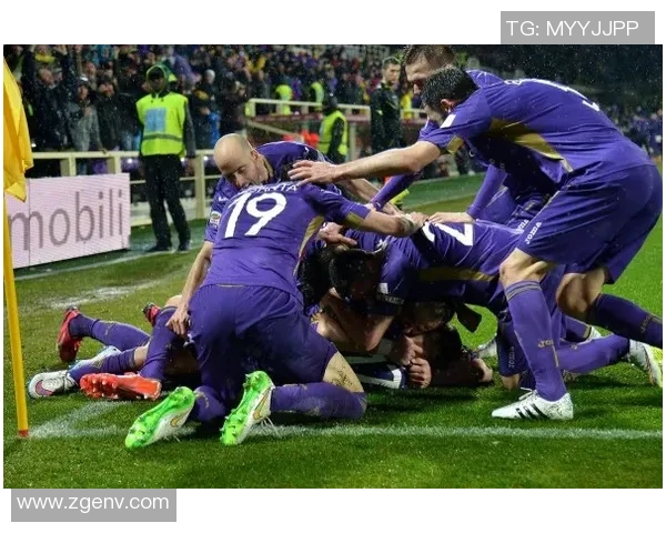 登克尔克与布雷的激烈对决揭示足球战术与团队协作的魅力